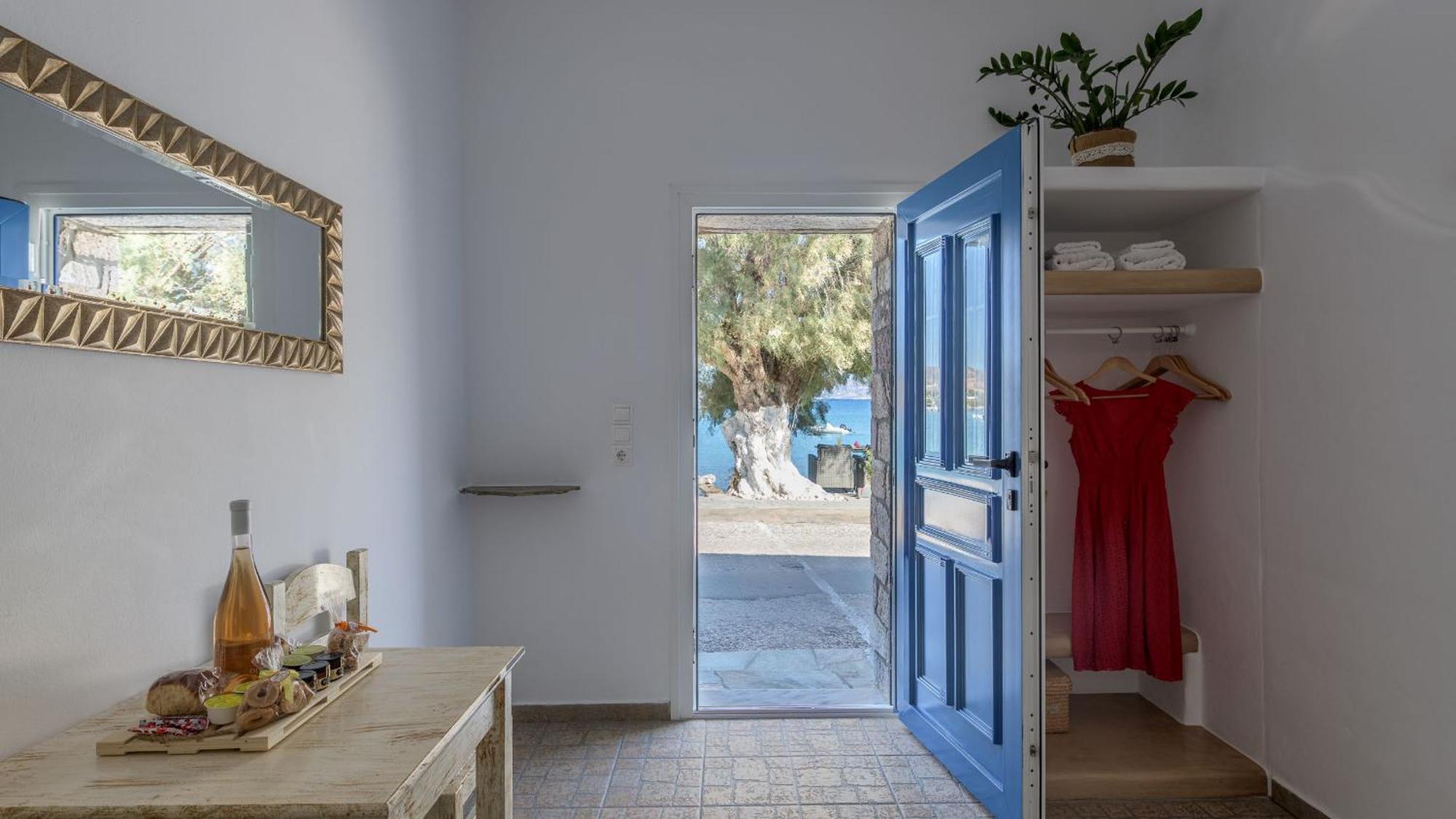 Floras Rooms Pollonia Exterior foto