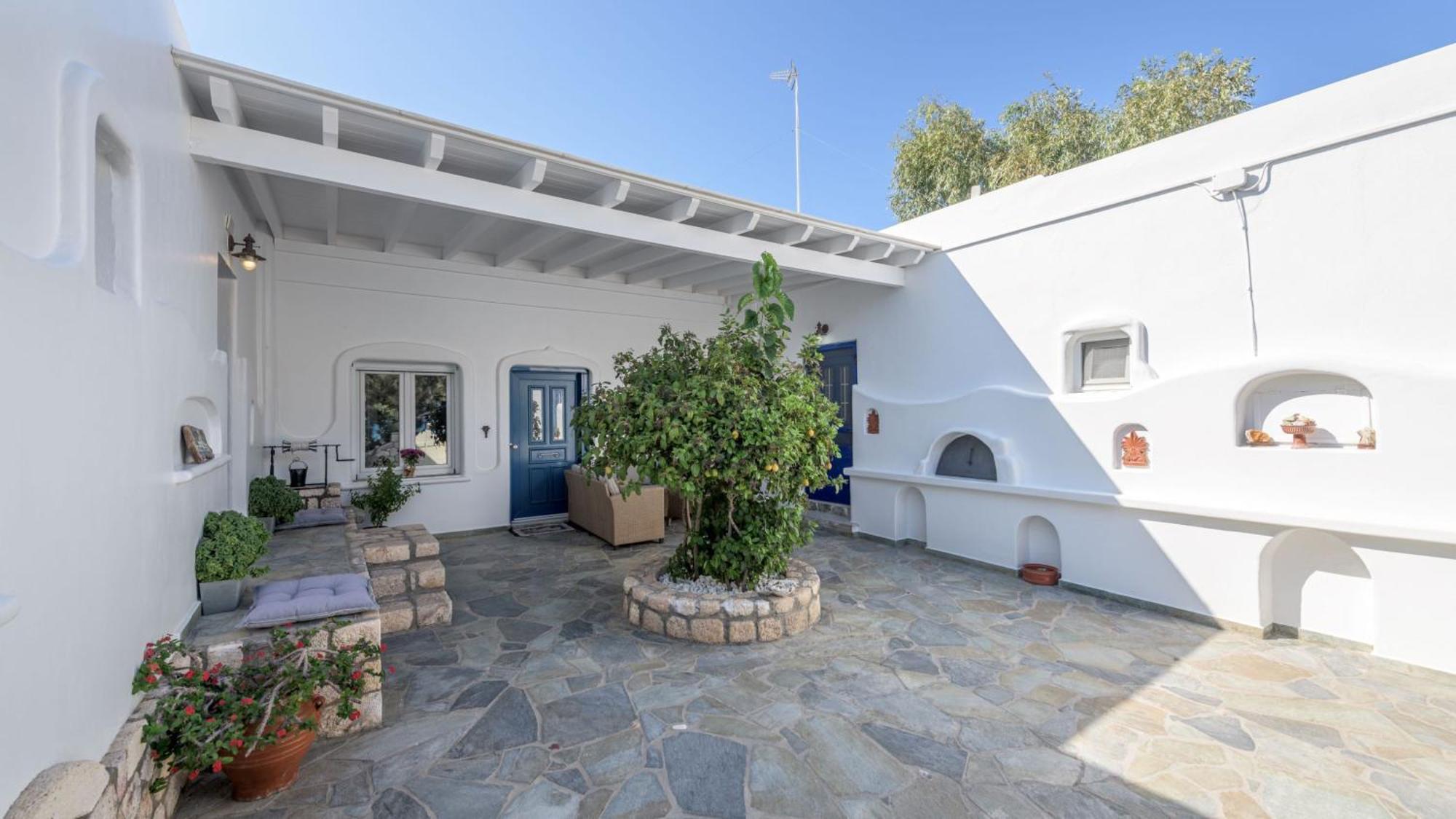 Floras Rooms Pollonia Exterior foto