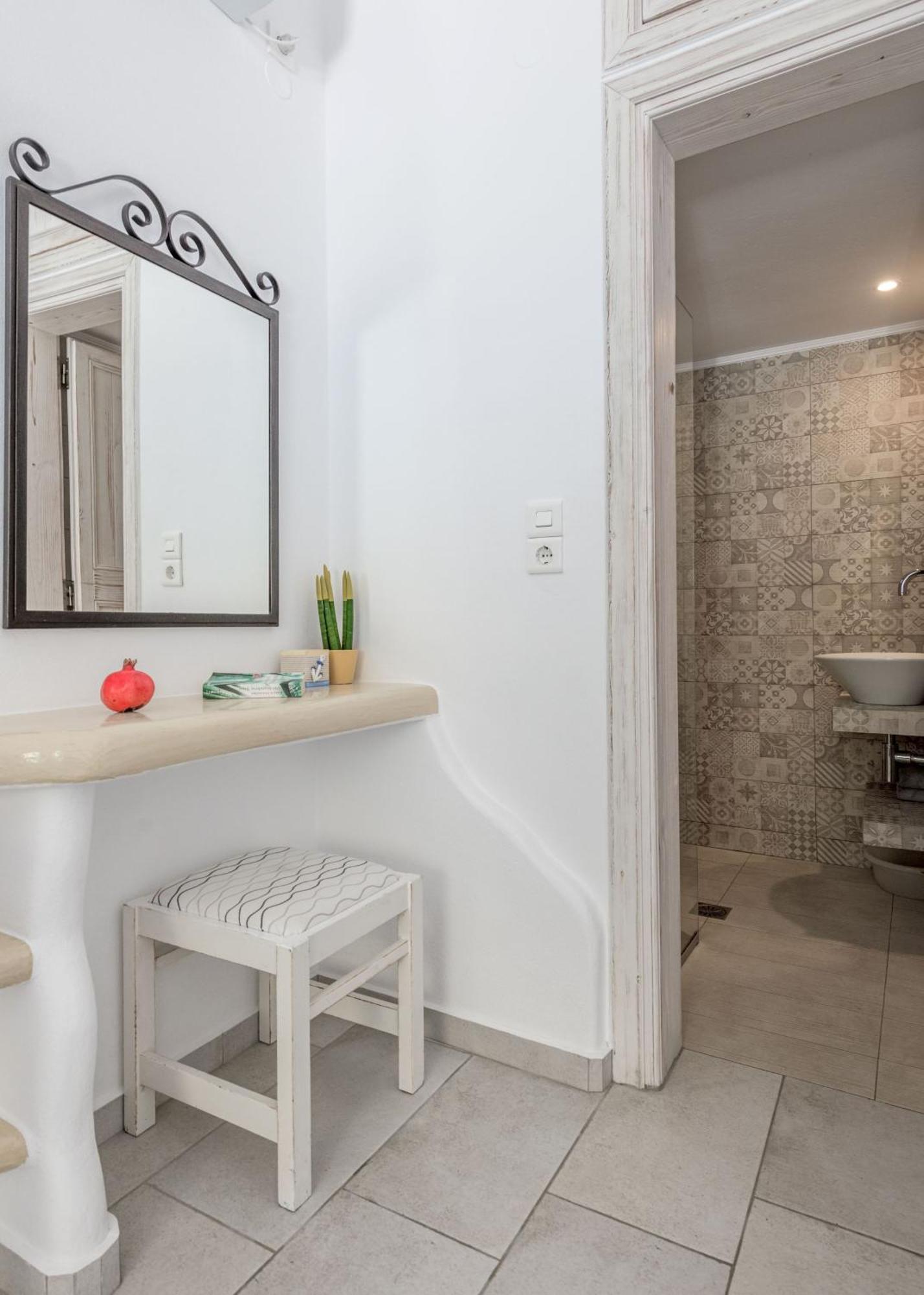 Floras Rooms Pollonia Exterior foto