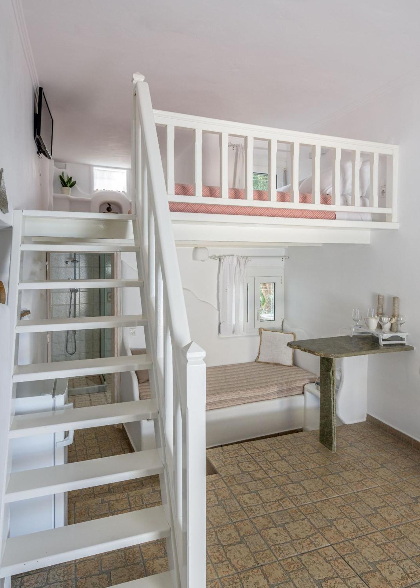 Floras Rooms Pollonia Exterior foto