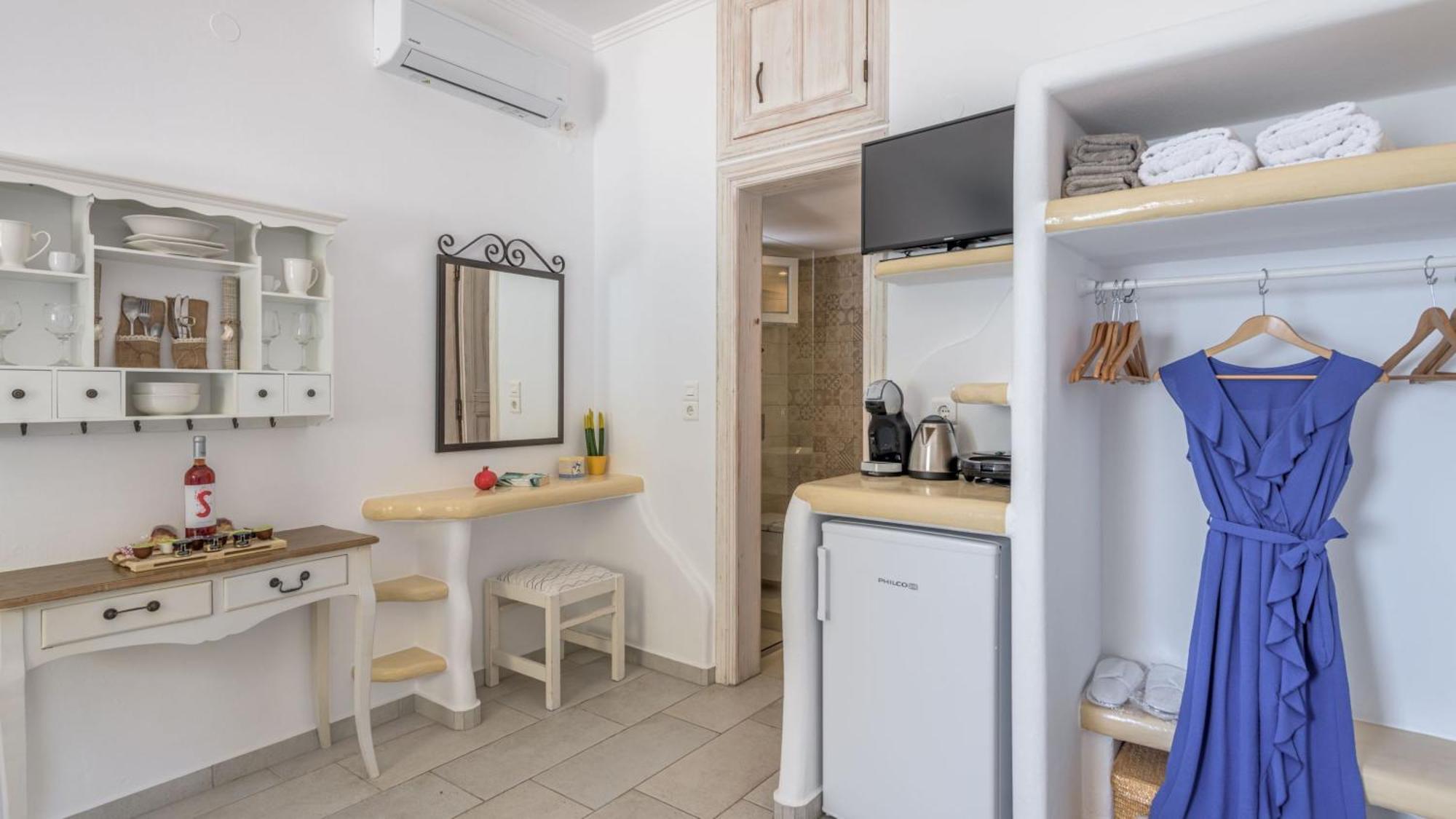 Floras Rooms Pollonia Exterior foto