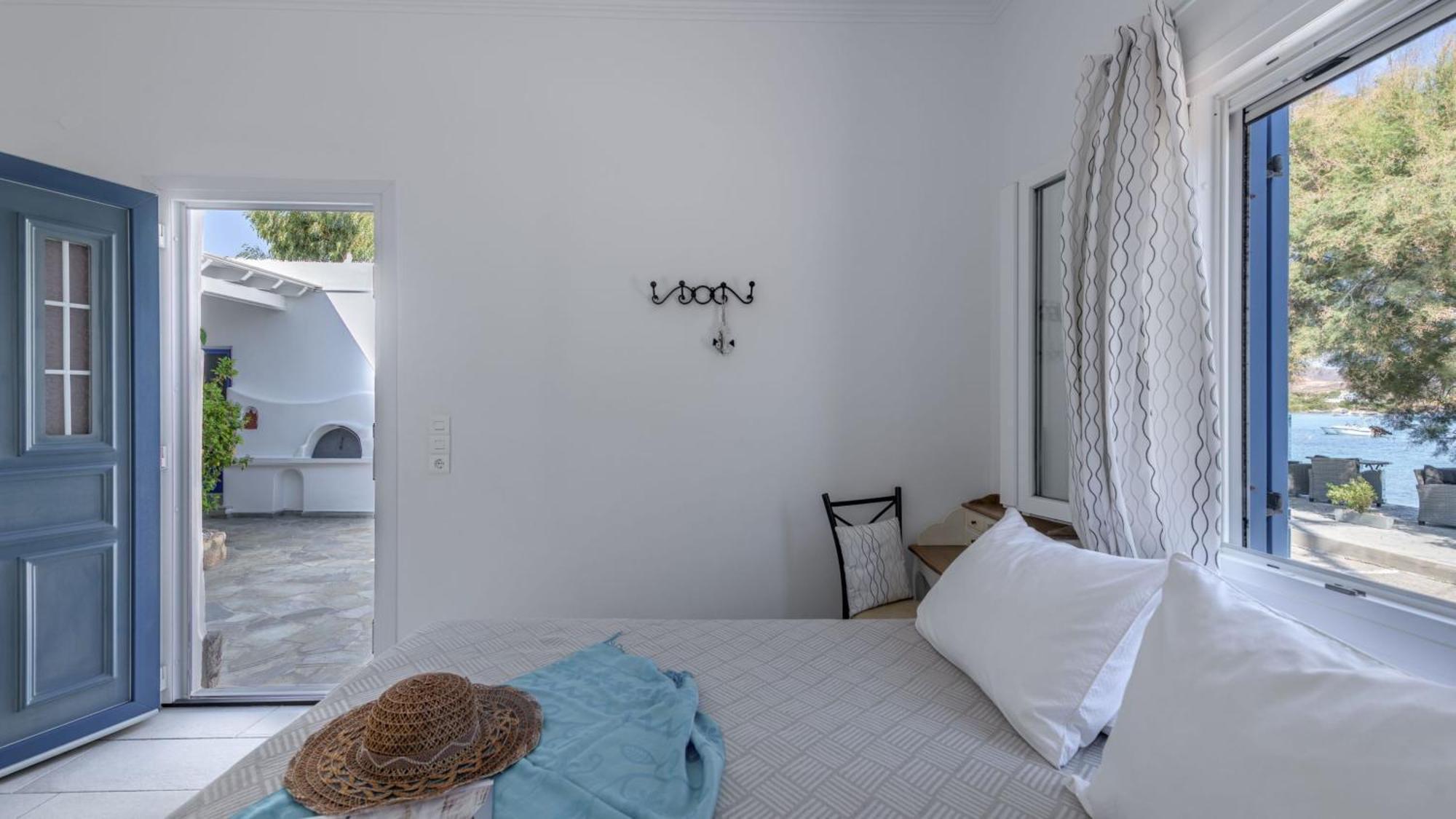 Floras Rooms Pollonia Exterior foto