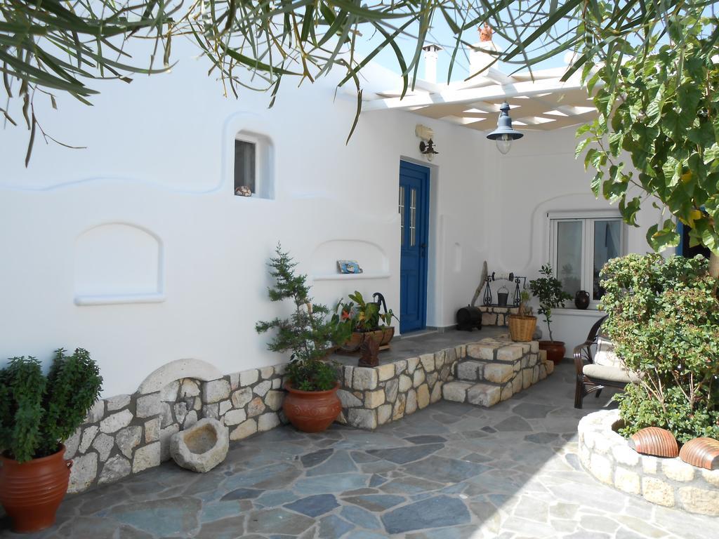 Floras Rooms Pollonia Exterior foto