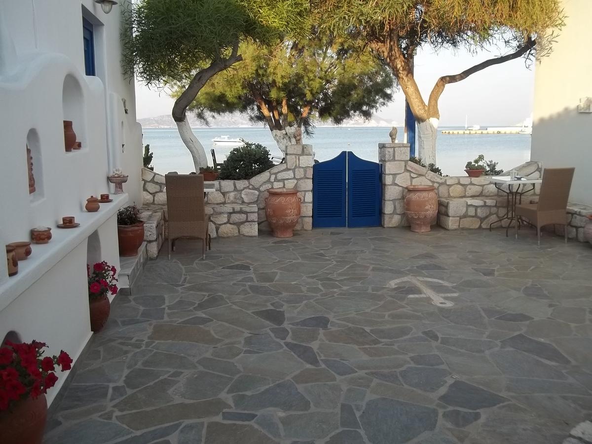 Floras Rooms Pollonia Exterior foto